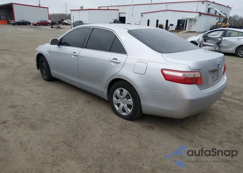 2009 Toyota Camry Le z USA, uszkodzony, nr VIN 4T1BE46K49U890773